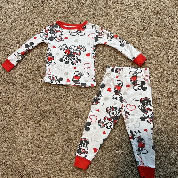 EUC Disney Mickey & Minnie Mouse Valentine’s Day 2-piece PJ set unisex size 3T - Picture 2 of 8